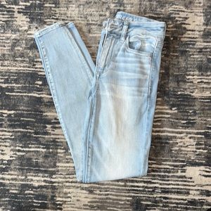 American Eagle light wash jeans